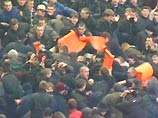 Это неофициальное формирование, созданное в 1998 году, - самая многочисленная группировка московских скинов Это неофициальное формирование, созданное в 1998 году, - самая многочисленная группировка московских скинов