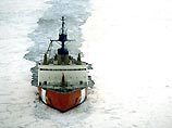 Немецкое судно, на борту которого находится 107 человек, попало в ледяной плен Антарктиды