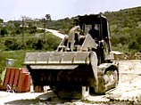 Израиль приступил к строительству стены, отделяющей евреев от палестинцев