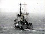 Лодку с трупом подняли на борт корабля и доставили в порт Момбецу на севере Хоккайдо
