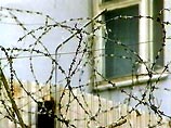 Видеопленка, тайно снятая заключенными в тюрьме ЮАР, на которой запечатлены факты продажи надзирателями наркотиков, оружия и молодых заключенных для сексуальных утех местных авторитетов, была показана по общественному телевидению Видеопленка, тайно снятая заключенными в тюрьме ЮАР, на которой запечатлены факты продажи надзирателями наркотиков, оружия и молодых заключенных для сексуальных утех местных авторитетов, была показана по общественному телевидению