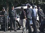 Сотрудники милиции выставили оцепление вокруг дома Сотрудники милиции выставили оцепление вокруг дома