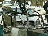 В тот момент, когда 38-летний Парфенов с женой Татьяной и водителем Константином садились в "мерседес", взорвалась припаркованная рядом машина "жигули" шестой модели.