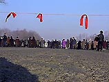 С 11 утра по местному времени перекресток близ поселка Угловое на федеральной трассе Владивосток-Хабаровск перешел под контроль пикетчиков С 11 утра по местному времени перекресток близ поселка Угловое на федеральной трассе Владивосток-Хабаровск перешел под контроль пикетчиков