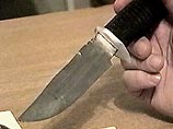 Свидетели видели, как Анита после убийства спокойно шла от места преступления, держа в одной руке нож, а в другой молоток Свидетели видели, как Анита после убийства спокойно шла от места преступления, держа в одной руке нож, а в другой молоток