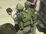 Израильские солдаты взяли в плен двух вооруженных палестинцев