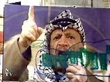 В настоящее время Арафат всеми силами стремится удержаться у власти, и в этом ему помогают его коррумпированные советники