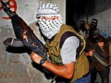 В южной части сектора Газа палестинские боевики подстерегли в засаде израильский армейский патруль и открыли огонь