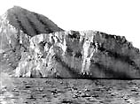 Они высадились на необитаемый остров Перехиль, расположенный в Гибралтарском проливе к западу от испанского города Сеута