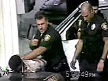 Один из туристов случайно заснял на видеокамеру сцену задержания 16-летнего Донована Джэксона