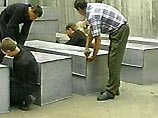 В аэропорту Норильска скорбный груз встречали представители администрации Таймыра, Норильска, родственники погибших