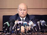 Московские власти не будут взимать плату за притротуарные парковки. Такое заявление сделал сегодня мэр Юрий Лужков на заседании правительства столицы Московские власти не будут взимать плату за притротуарные парковки. Такое заявление сделал сегодня мэр Юрий Лужков на заседании правительства столицы