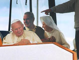 Вчера Папа совершил почти двухчасовую прогулку на яхте по озеру Симко, расположенному примерно в 100 км от Торонто