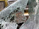 На бульваре Яна Райниса воры разбили стекло автомобиля "фольксваген-пассат", принадлежащего полковнику Барскому, начальнику службы информации ГУВД на транспорте МВД РФ