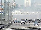 Движение по уцелевшей части эстакады третьего транспортного кольца в районе Лужнецкой набережной частично восстановлено Движение по уцелевшей части эстакады третьего транспортного кольца в районе Лужнецкой набережной частично восстановлено