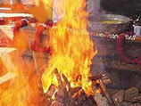 В современной Индии обычай сати находится под запретом, и случаи самосожжения происходят все реже и реже