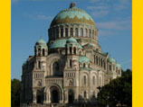 С купола православного собора в Кронштадте упал крест 
