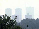 С утра столица затянута дымом, принесенным ветром с лето-торфяных пожаров на юго-востоке Подмосковья