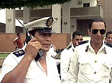 Зейн Абдель Самад был уволен из правоохранительных органов Египта в 1997 году по обвинению в воровстве и недостойном поведении Зейн Абдель Самад был уволен из правоохранительных органов Египта в 1997 году по обвинению в воровстве и недостойном поведении
