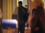 Сегодня днем сотрудники правоохранительных структур, в сопровождении вооруженных автоматами бойцов ОМОНа, опечатали бухгалтерские офисы телекомпании ОРТ Сегодня днем сотрудники правоохранительных структур, в сопровождении вооруженных автоматами бойцов ОМОНа, опечатали бухгалтерские офисы телекомпании ОРТ