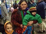 Румынские цыгане, попрошайничающие во Франции, сплошь и рядом выдают себя то за афганцев, то за украинцев