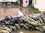 Вода залила север Франции, на юге Германии √ новое наводнение