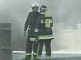 Пожарные расчеты ведут борьбу с огнем Пожарные расчеты ведут борьбу с огнем