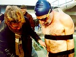 Человек-дельфин покоряет пролив Дарданеллы Человек-дельфин покоряет пролив Дарданеллы