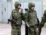 Увидев прибывший ОМОН, шантажисты с балкона открыли стрельбу по улице из огнестрельного оружия Увидев прибывший ОМОН, шантажисты с балкона открыли стрельбу по улице из огнестрельного оружия