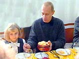 Путин позавтракал в школьной столовой