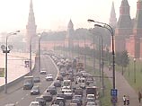 Над российской столицей в субботу по-прежнему сохраняется дымка, вызванная лесными и торфяными пожарами в Подмосковье