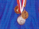 Добычей налетчиков стали компьютер-ноутбук, ювелирные изделия, золотые часы, а также медали чемпиона СССР по самбо