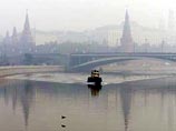 Москву вновь окутал смог