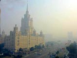 Москву вновь окутал смог