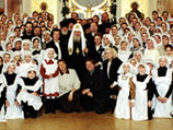 Алексий II предлагает учредить в России институт сестер милосердия