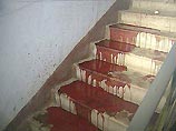 Накануне вечером в городе Мытищи, в доме 39 по улице Юбилейная на лестничной площадке с огнестрельными ранениями груди и ноги был обнаружен труп местного жителя