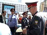 На Кутузовском проспекте джип въехал в витрину магазина и сбил 4-х покупательниц На Кутузовском проспекте джип въехал в витрину магазина и сбил 4-х покупательниц