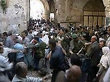 В Иерусалиме сегодня днем около Храмовой Горы произошли новые столкновения между израильтянами и палестинцами В Иерусалиме сегодня днем около Храмовой Горы произошли новые столкновения между израильтянами и палестинцами