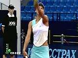 Анна Курникова, получившая специальное приглашение на Кубок Кремля, справилась в первом круге с соперницей из Швейцарии Мари-Гаянэ Микаэлян - 6:4, 6:3