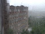 Из-за продолжительных ливневых дождей и мощного тайфуна в опасности оказались более сотни населенных пунктов. Из-за продолжительных ливневых дождей и мощного тайфуна в опасности оказались более сотни населенных пунктов.