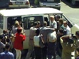 Заключенные пытались воспрепятствовать процедуре экстрадиции в Россию пяти задержанных в Грузии чеченских боевиков Заключенные пытались воспрепятствовать процедуре экстрадиции в Россию пяти задержанных в Грузии чеченских боевиков
