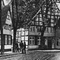 В 1945 году появилась легенда, по которой фирма Bertelsmann была закрыта из-за сопротивления нацистам