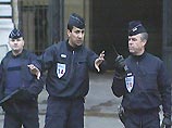 Место происшествия сразу же после инцидента было оцеплено пожарными и полицией Место происшествия сразу же после инцидента было оцеплено пожарными и полицией