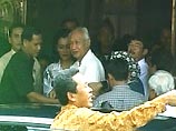 Суд над Сухарто начнется, скорее всего, уже в этом месяце. Суд над Сухарто начнется, скорее всего, уже в этом месяце.