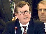 Дэвид Тримбл, возглавляющий Североирландскую ассамблею, пригрозил, что представители ЮПО покинут автономное правительство, если Лондон не примет меры против министров, представляющих "Шинн Фейн"