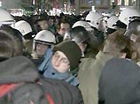 В Мюнхене неонацисты пошли в рукопашную с полицейскими