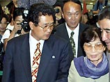Пятеро похищенных спецслужбами КНДР японцев прибыли на родину