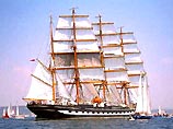 Российский парусник "Крузенштерн" Российский парусник "Крузенштерн"