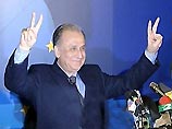 Согласно результатам exit-polls, Илиеску получил 70% голосов избирателей Согласно результатам exit-polls, Илиеску получил 70% голосов избирателей