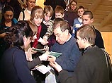 Одному из самых популярных актеров Санкт-Петербурга Михаилу Светину исполнилось 70 лет. Знаменитый комик отказался от официальных торжеств, приветственных речей и "величественного восседания на сцене" Одному из самых популярных актеров Санкт-Петербурга Михаилу Светину исполнилось 70 лет. Знаменитый комик отказался от официальных торжеств, приветственных речей и "величественного восседания на сцене"